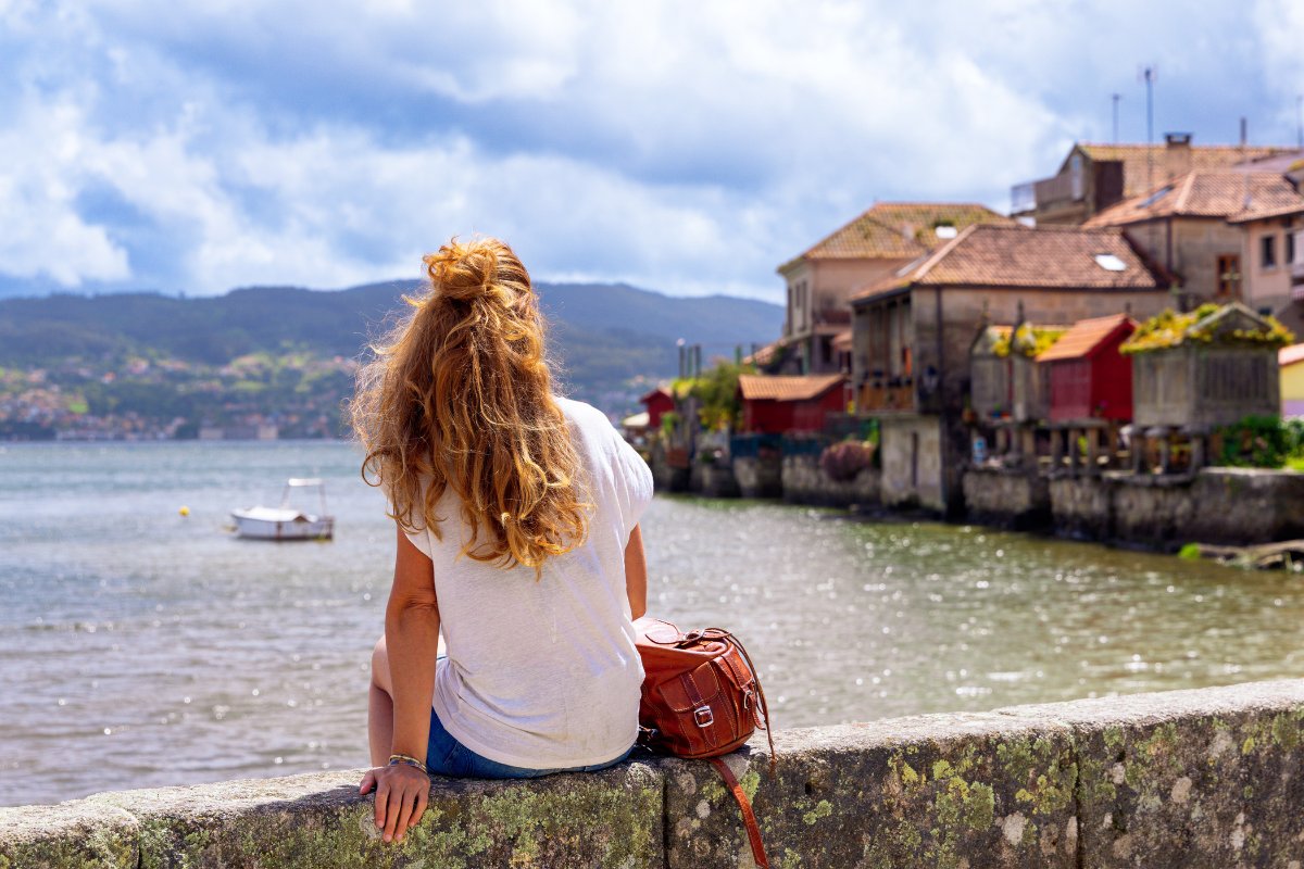 Combarro, Galicija – tradiciniai žvejų nameliai ir akmeniniai grūdų sandėliai prie jūros