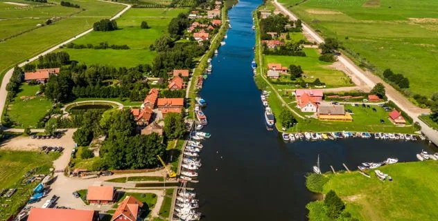 Mingės kaimas vandenyje, laivo sustojimas Nemuno deltoje